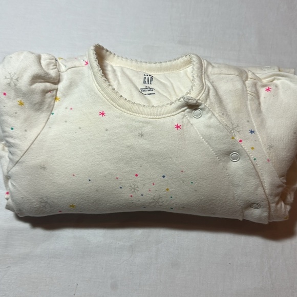 GAP Baby - Cream Insulated Footie Sleeper with snap closures - Picture 4 of 4
